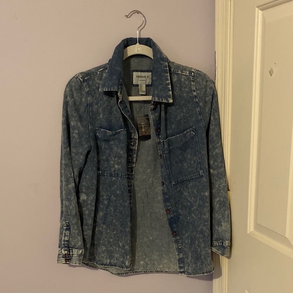 Forever 21 denim jacket never worn - Picture 1 of 3